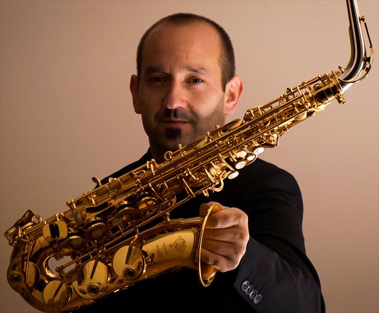 David Nañez Profesor de Saxofón
